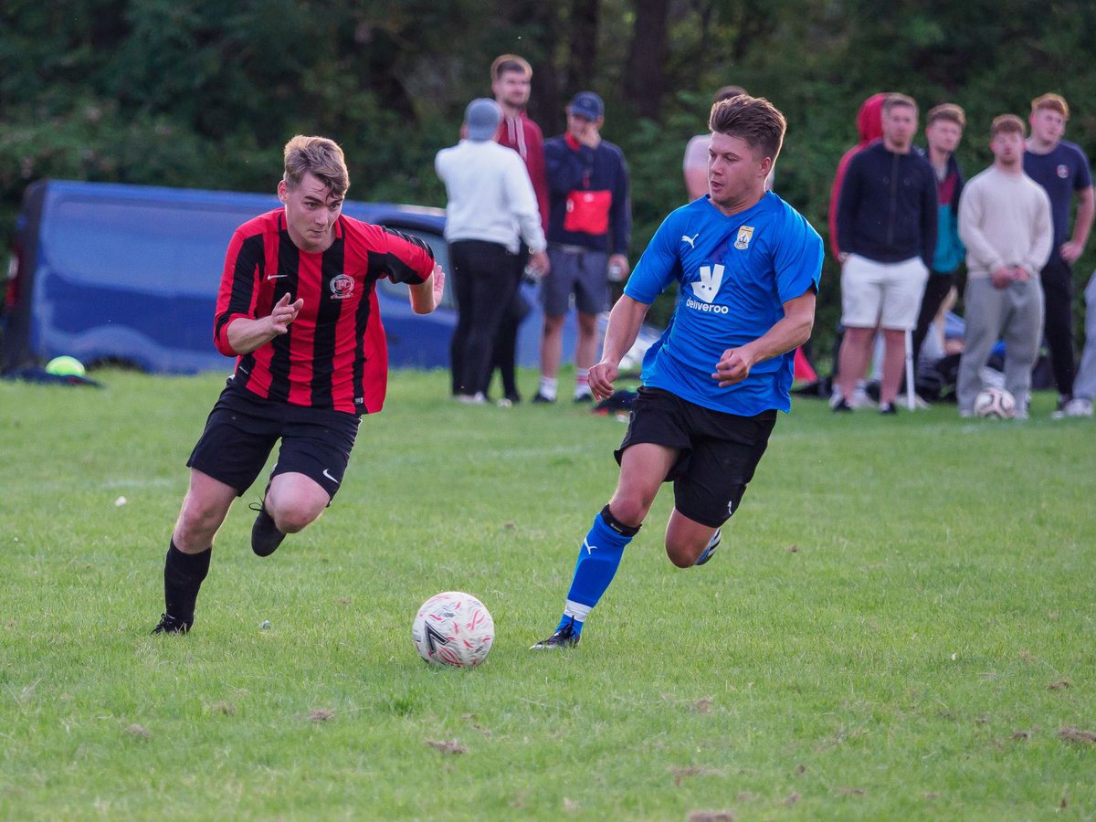BillingshurstDS's tweet image. Tomorrow is all sorted as pre-season continues for our Reserve and Third teams as they host @UpperBeedingFC Reserves and @fc_horsham at  #JubileeFields #Billingshurst

⚽️1pm and 3pm kick off’s respectfully⚽️

🍻Then it’s #LIVCHE in the clubhouse at 5:30pm🍻
