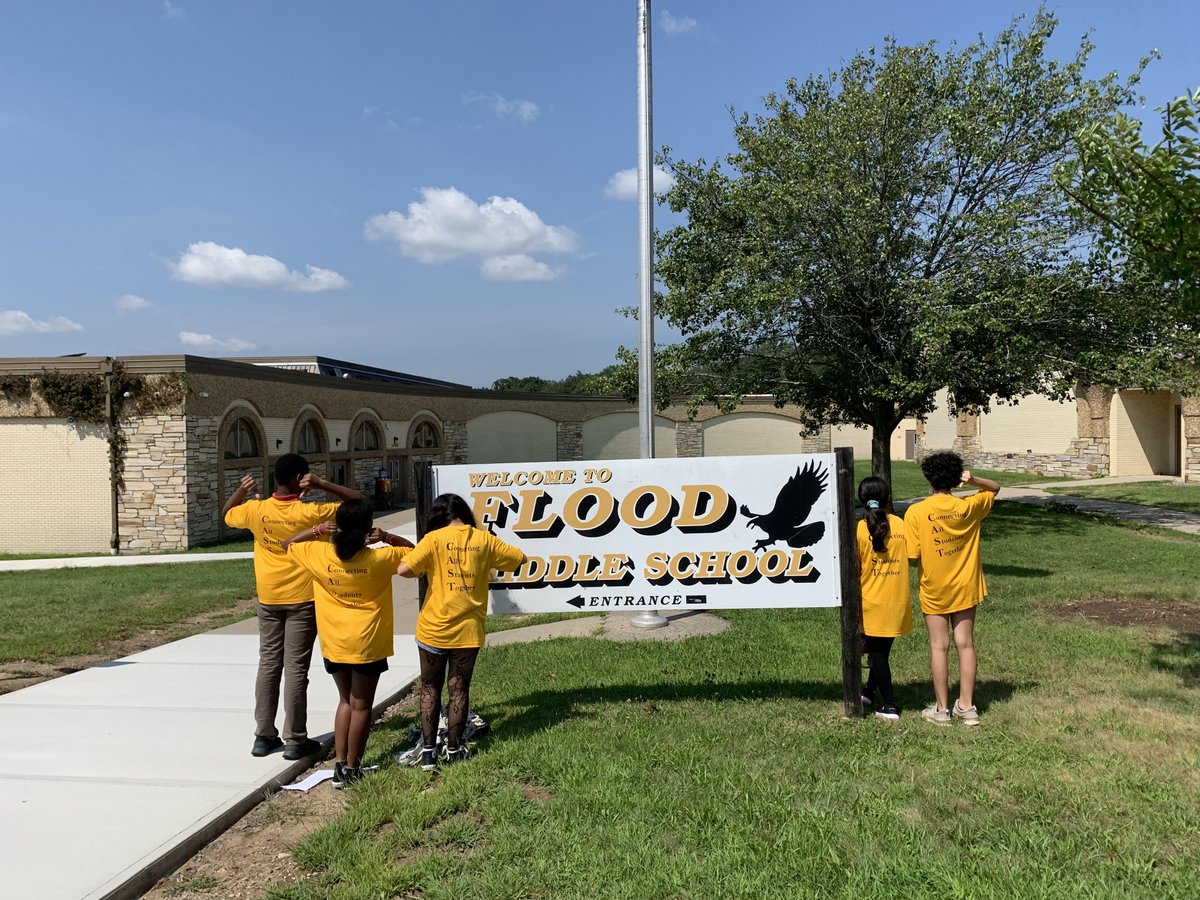 FloodFalcons's tweet photo. Some of our 8th Grade CAST members came to Flood for training this week.  These students will be building ambassadors and assist our incoming students as they begin the school year.  Thank you to our advisors, Mrs. Vigliotti and Mrs. Fedeli! https://t.co/r5OHTcSI1T