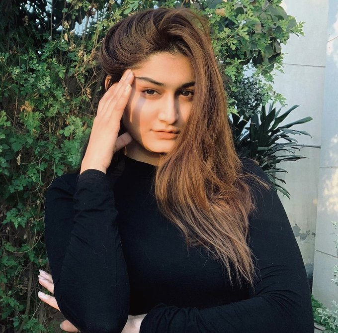 nomi_bahoo's tweet photo. No need of any makeup or heavy outfits. She is a beauty by naturally. One of the Most beautiful creature of God.I nominate most Cutest @zaramiirza  the most beautiful women 2021. 

#100MostBeautifulWomen2021 #Zahramirza https://t.co/IGMbmWbG4F