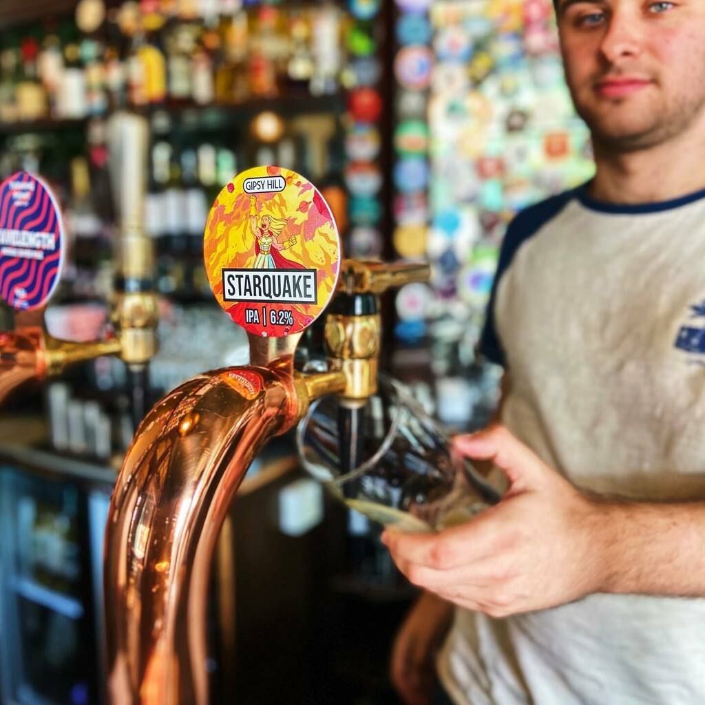 ChandosSE23's tweet photo. It’s Friday night, time for an IPA. Starquake from @gipsyhillbrew now pouring. 🍺 🍺 🍺
_
_
_
#friday #craftbeer #beer #beeroclock #instacraftbeer #instabeer #hops #craftbeernotcrapbeer #beerporn #beeroftheday #beertography #beerlover #craftbeerlover #drinkcraft #beerme #beerl… https://t.co/Ns6PNP31Ko