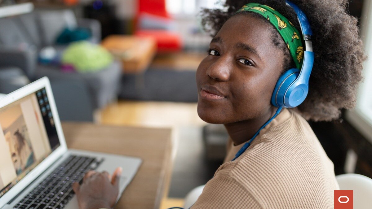 Oracle Cloud tweet media