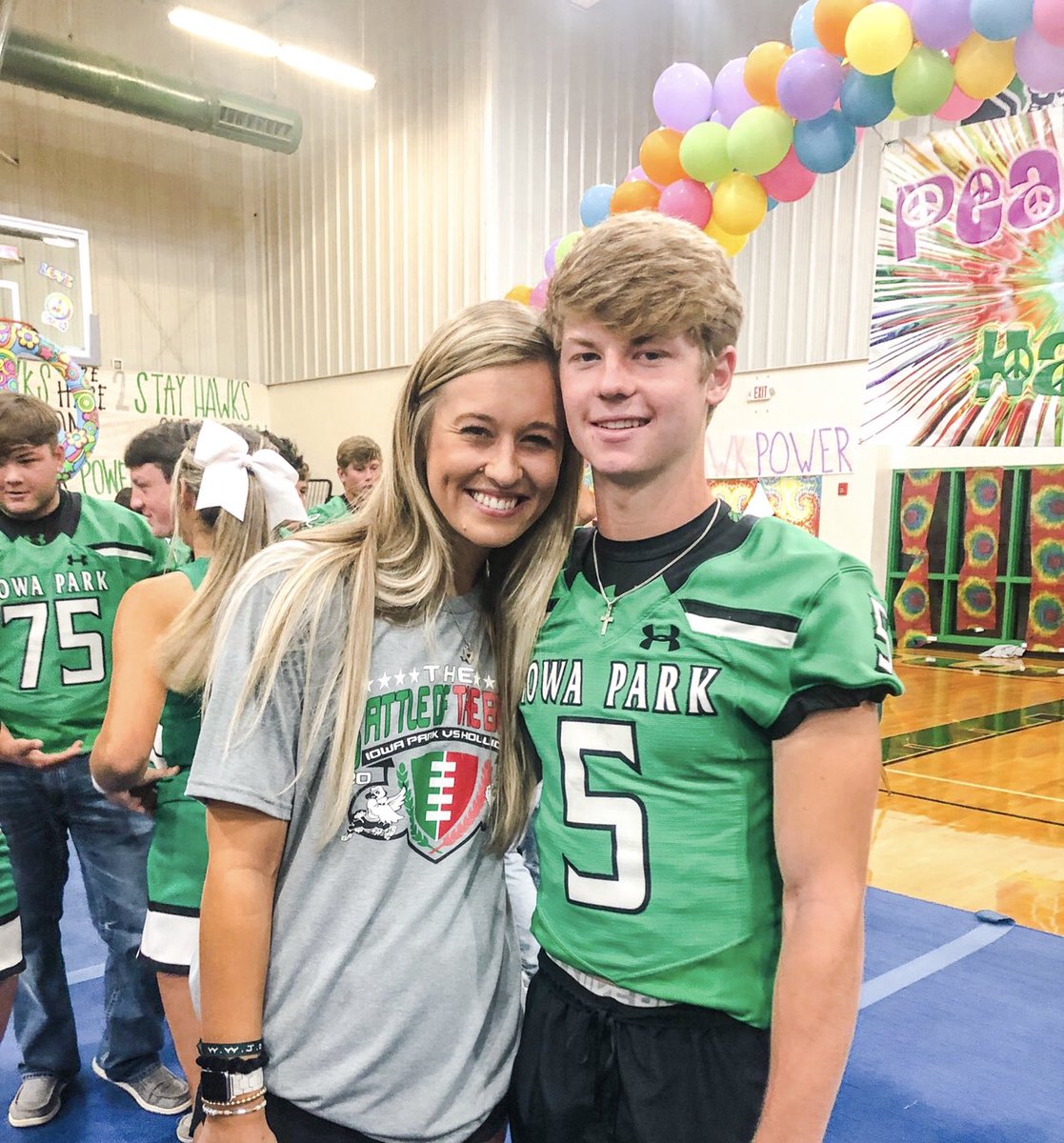 OliviaCochran_'s tweet photo. My QB1. 
You fought and you earned it. 
We couldn’t be more proud of you. 
Go be a leader and a light tonight, baby brother. 💚 
#TXHSFB #GoHawks https://t.co/t9m56Grz4T