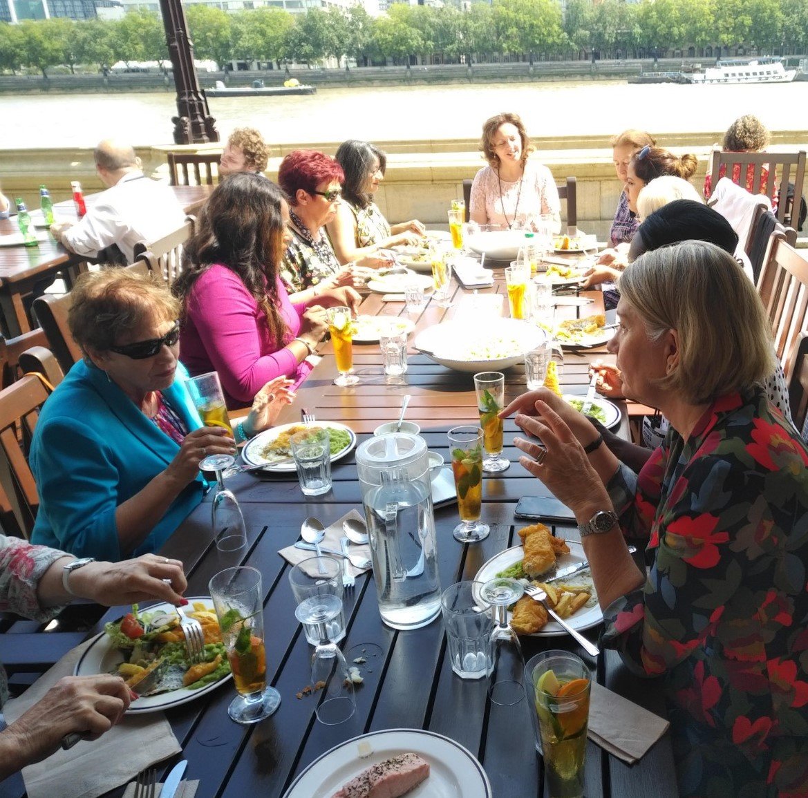 SavvitasGlobal's tweet photo. Lovely to spend time on the terrace with our founder and inspiring ambassadors and friends. Stimulating conversation and great fun! @HeleneMartinGee @JillPay @univinclusion @iamninajr @EB4Women #Vanda #Susan #Lynn #Jacqui #Phyllida @Nada #Sheila #SummerInTheCity https://t.co/V3I8tB8qvh