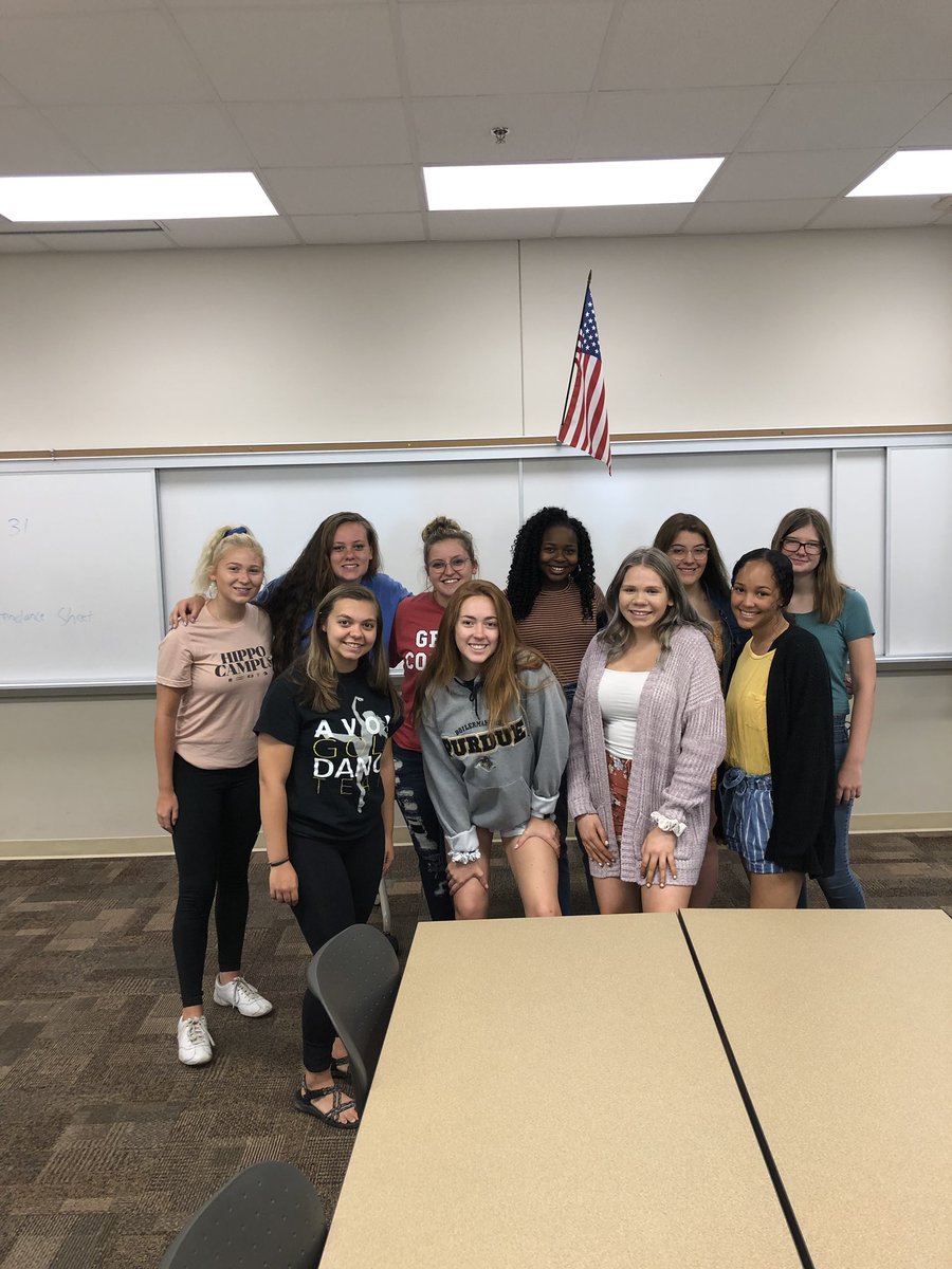AhsInternships's tweet photo. The 2019 Fall Interns and Cadets are being sent out today! Can’t wait to see the great things they learn and do this semester! @OrioleTweets @AHS_Orioles https://t.co/ZisO8QQEHr