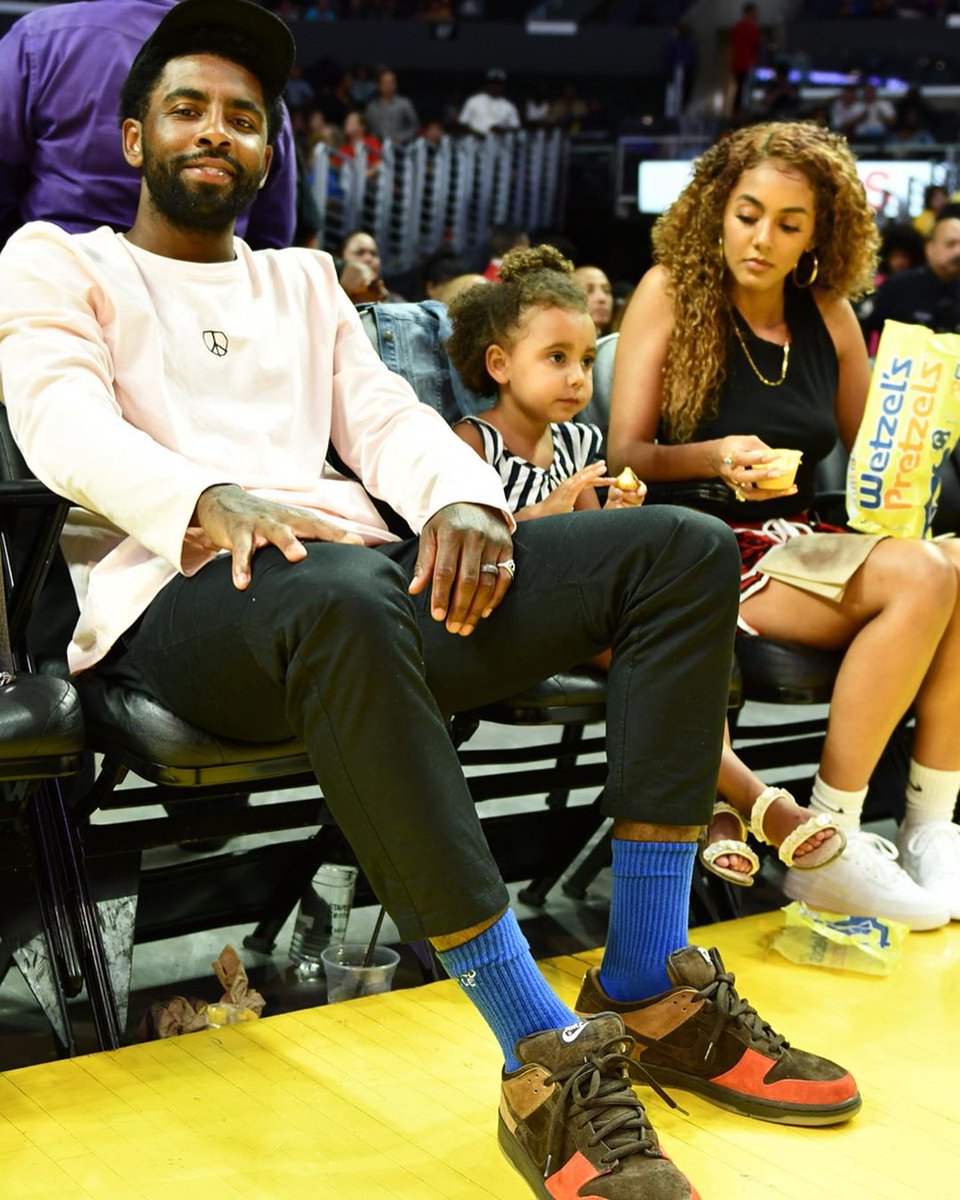 B R Kicks On Twitter Kyrieirving Sitting Courtside With His Daughter In The Nike Sb Bison