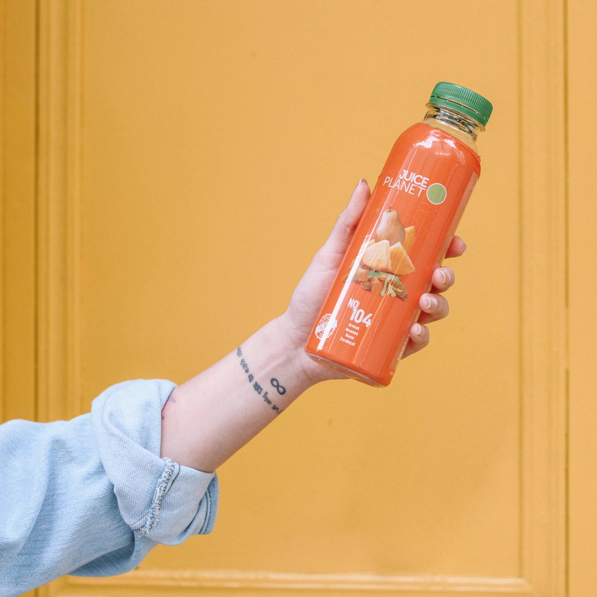 juiceplanet's tweet photo. Ananas, armut, nane ve zerdeçalın tatlı mı tatlı bu birleşimi ile hem tatlı ihtiyacını giderecek hem de yazın ferahlatıcı havasını hissedeceksin💫💚
Sipariş vermek için👇
https://t.co/1vXsRtPQdA
#JuicePlanet
#FreshJuiceForYou https://t.co/RrUyzmerzs