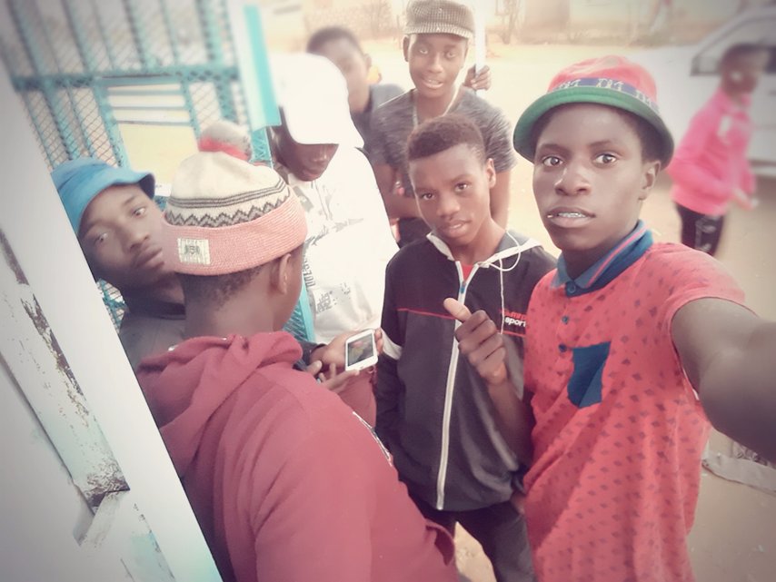 Bpho997Y6K37's tweet photo. Jc chilling namajida at kula stars https://t.co/CweCSgIf34