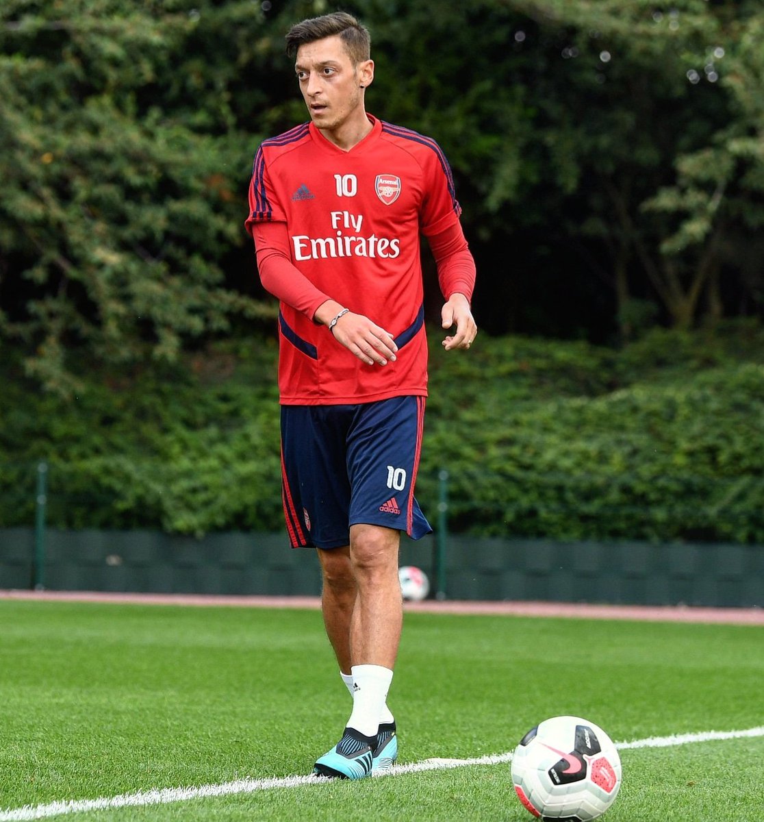 Mesut Özil - Starporträt, News, Bilder | GALA.de