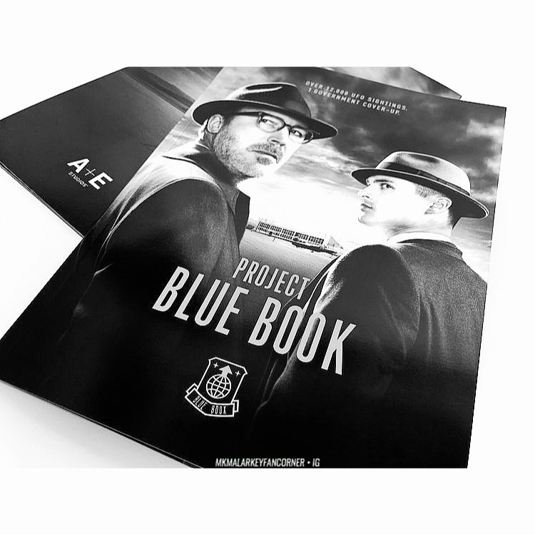 malarkeycorner's tweet photo. • NEWS ➞ ‘High-end mood book designed for A+E Studios Project Blue Book for MIPCOM 2018.’
• • •
[source: https://t.co/xxgaHCgCcP]
.
.
We’ve got insight photos of the #ProjectBlueBook moodbook created for #Mipcom2018 🖤
See more pictures here 👉🏻 https://t.co/hKMCwplkEn https://t.co/9Qbd3e1S9W