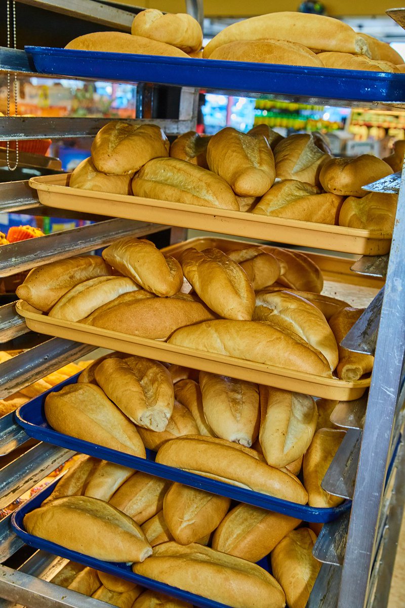 broadwaybakeco's tweet image. Great loaves aren&apos;t born they&apos;re bred! Not funny? Come on, Rye so serious? Okay, fine these jokes are toast- unlike our bread which is perfectly baked for a great slice every time.
#BreadHumor #Broadway #PoorlyBakedPuns