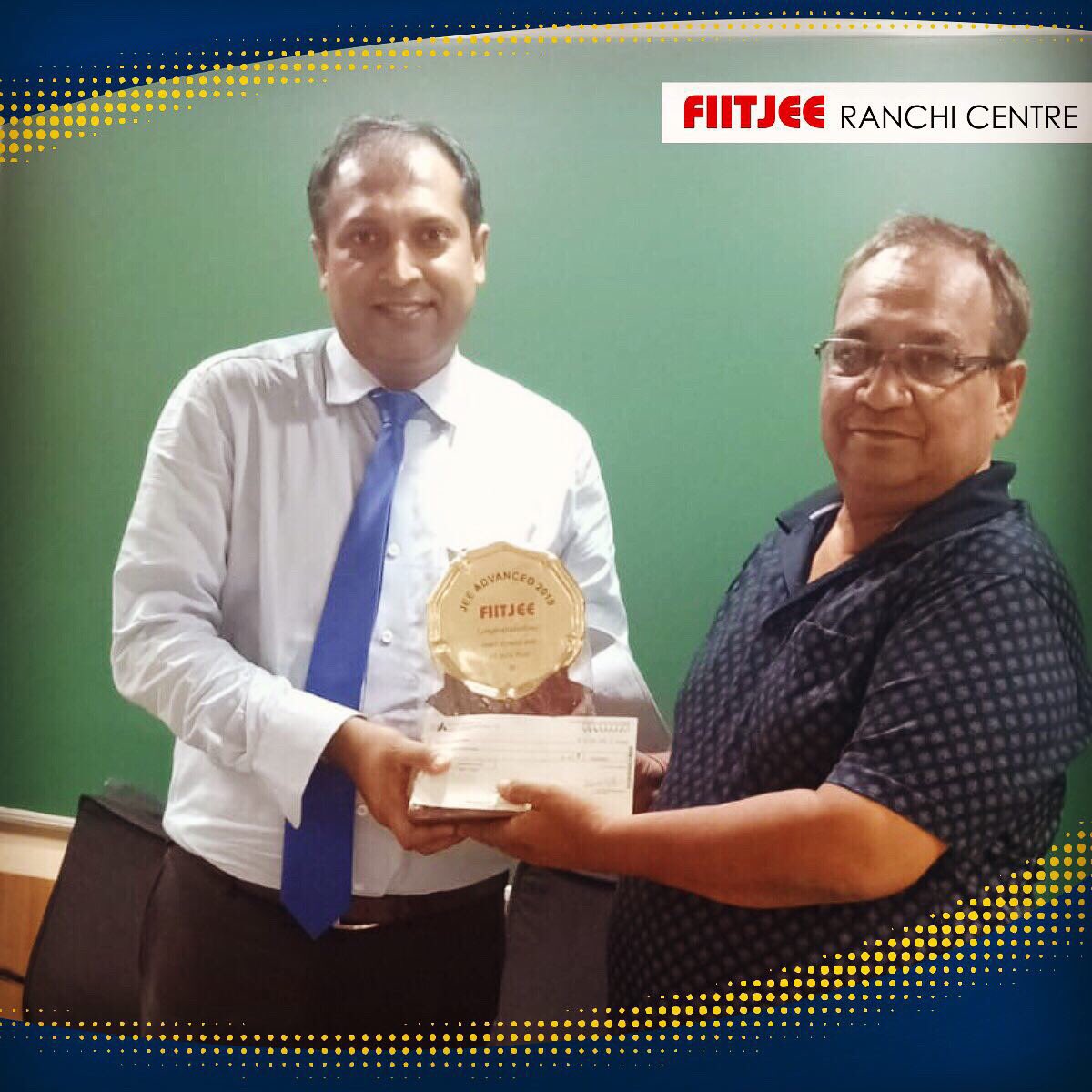 FIITJEERanchi's tweet image. Recently we rewarded the students who have qualified in #JEEAdvanced2019  from our Centres. Parents and students were invited and rewarded for their splendid performance! 
We thanks all the parents for visiting our centre and be the part of the celebration🙏🏻
#FIITJEE #RANCHI #JEE