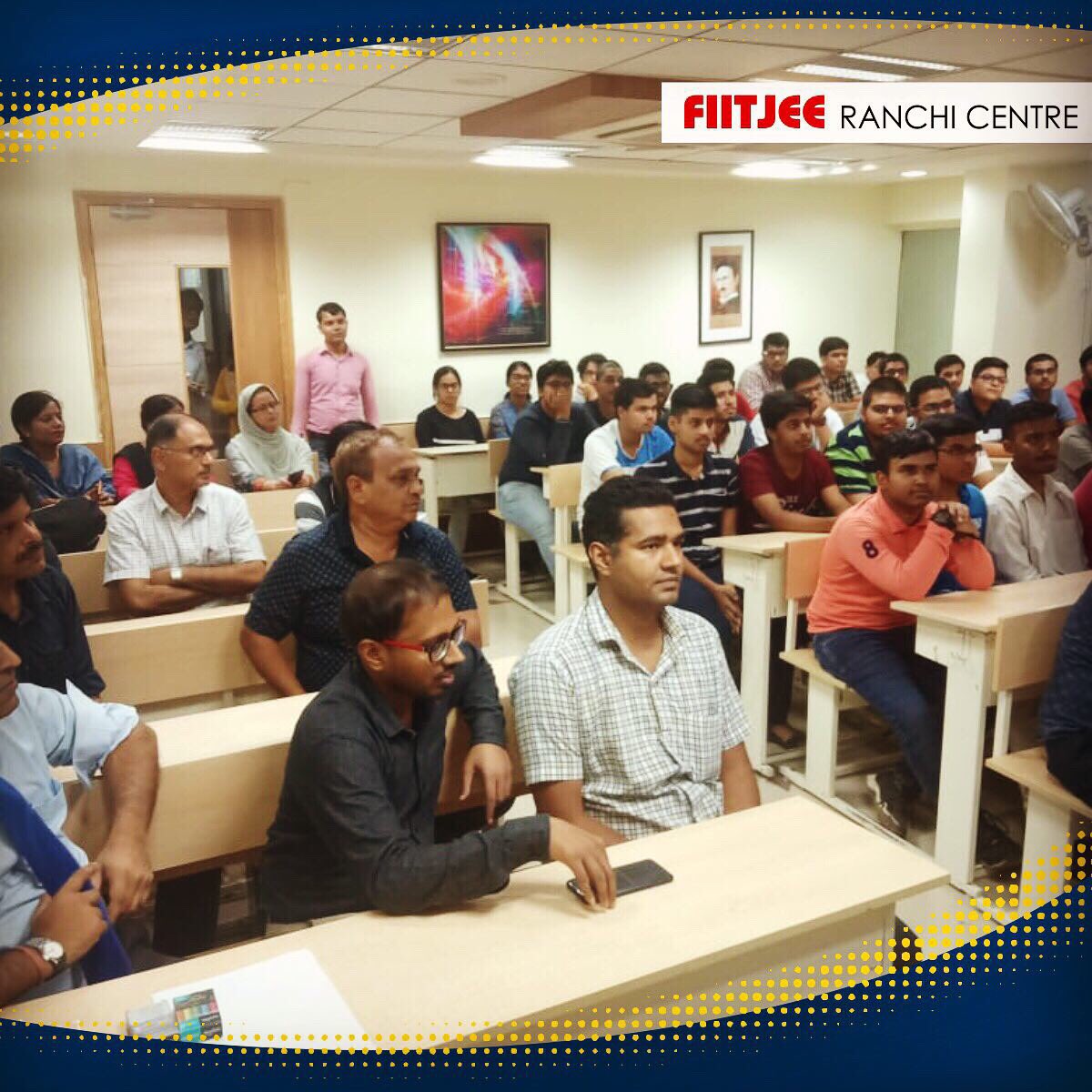 FIITJEERanchi's tweet image. Recently we rewarded the students who have qualified in #JEEAdvanced2019  from our Centres. Parents and students were invited and rewarded for their splendid performance! 
We thanks all the parents for visiting our centre and be the part of the celebration🙏🏻
#FIITJEE #RANCHI #JEE