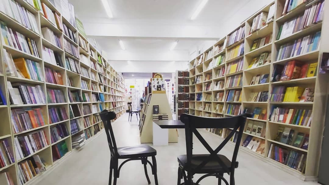 "İnsanlık yalanı ve adaletsizliği kılıçla değil, kitapla yenecektir." (Emile Zola)
#kitap #medeniyet #insan #sahaf #oku #öğren #paylaş