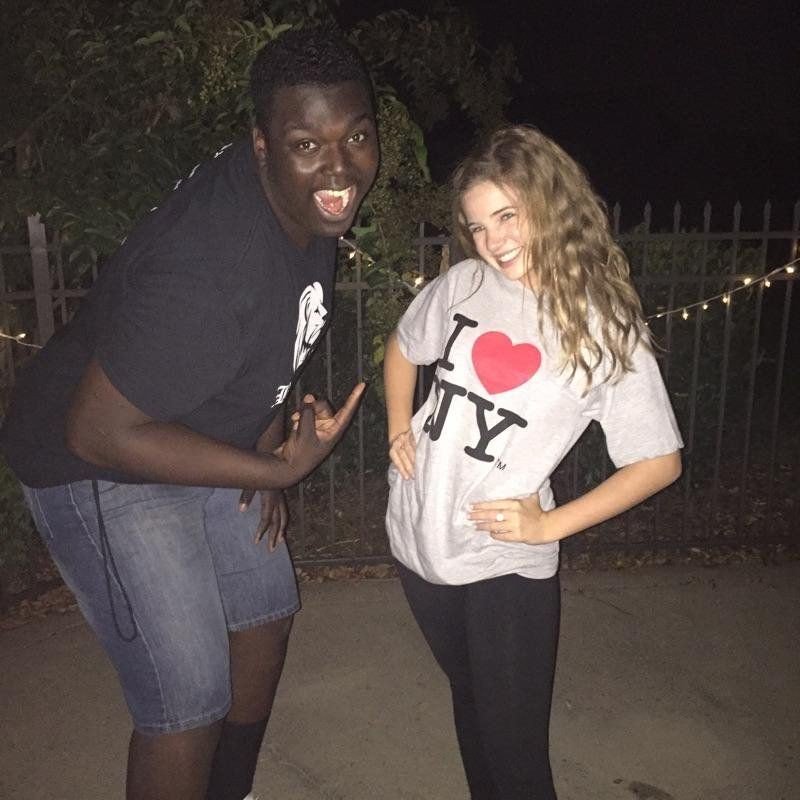 флиртует с другим. Black girl white guy. муж и жена болеют. Bbc девушки. межрассовые красивые пары.