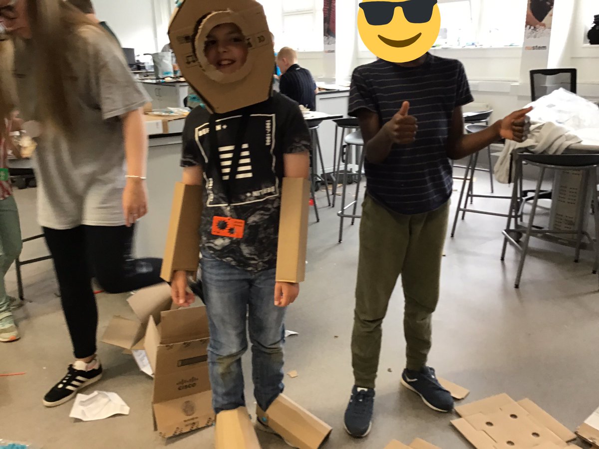 TWeek2019's tweet image. This is the best scuba diver armour ever #thinkweek#greengroup