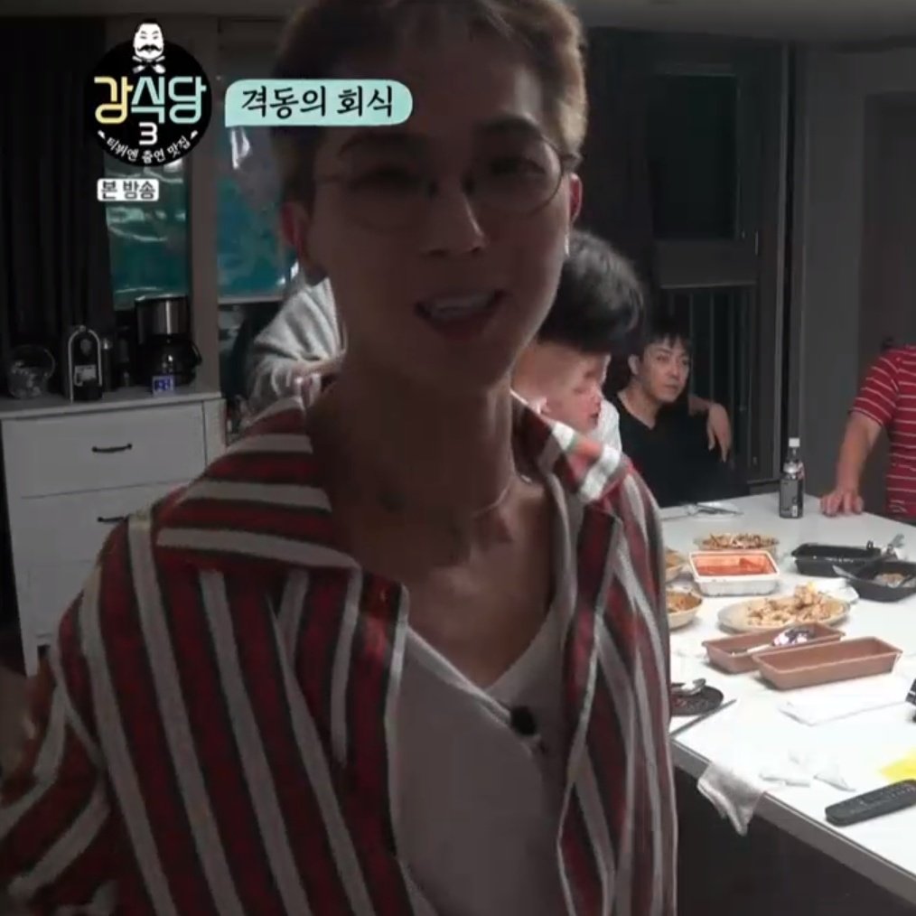 저화질의 송민호 tweet media