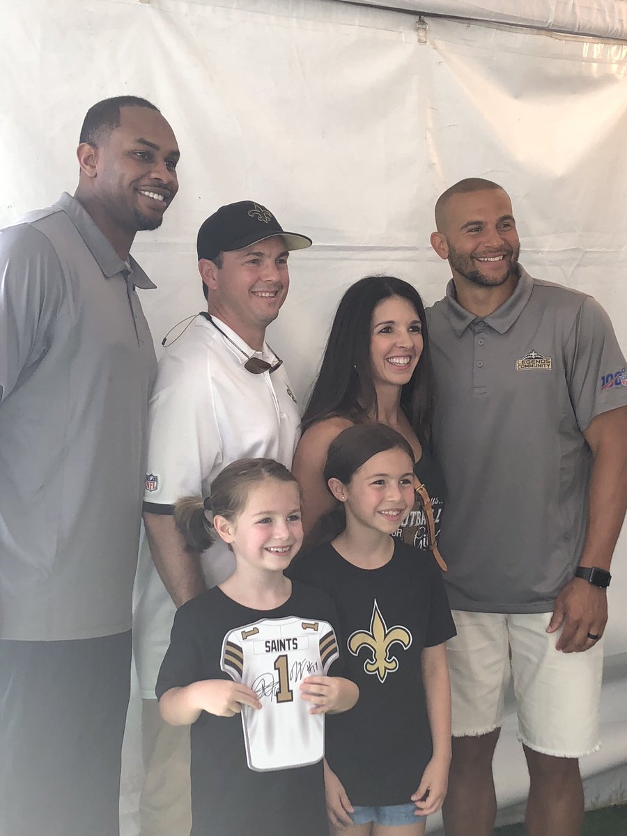 emeyers504's tweet photo. ⚜️@SaintsLegends @Saints @HallSaints WR Lance Moore (@LanceMoore16) and WR Robert Meachem (@R_Meachem17) taking pictures and engaging with season ticket holders yesterday on behalf of @dixiebrewco at training camp presented by @verizon! https://t.co/IT3mHxDk2o