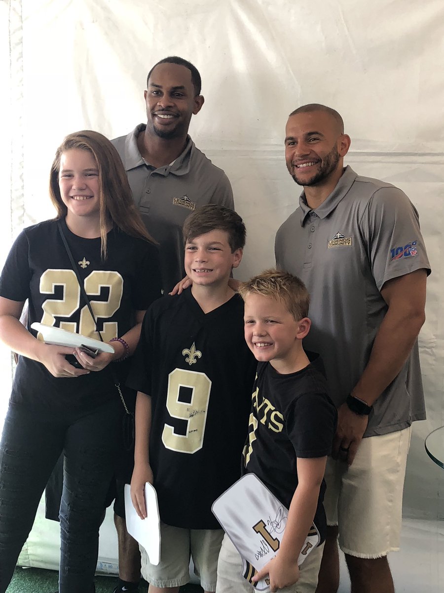emeyers504's tweet photo. ⚜️@SaintsLegends @Saints @HallSaints WR Lance Moore (@LanceMoore16) and WR Robert Meachem (@R_Meachem17) taking pictures and engaging with season ticket holders yesterday on behalf of @dixiebrewco at training camp presented by @verizon! https://t.co/IT3mHxDk2o