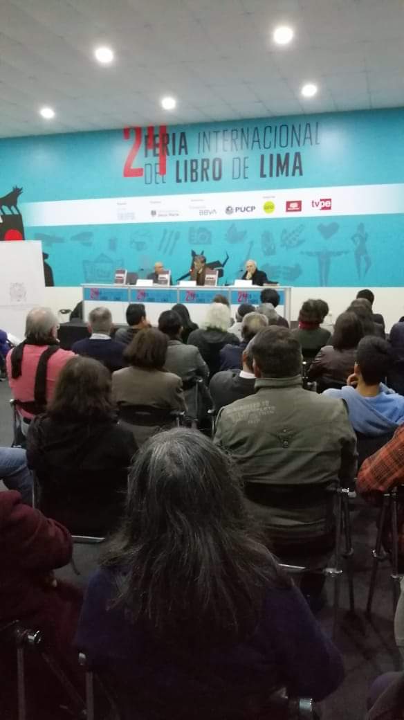 FondoEditUNMSM's tweet photo. Gracias a todos los que asistieron a la presentación de ayer, en la #FILLima2019, del libro «Sociedad y Política (1972-1983). Edición facsimilar» de Aníbal Quijano (dir.).
Recuerden que pueden adquirir esta notable obra en el #Stand183, hasta el 4 de agosto.
#ExperienciaFIL https://t.co/MCIoVYYKaM