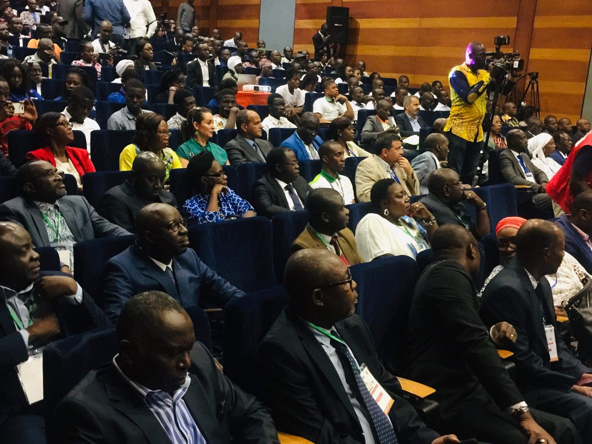 MINASS_CI's tweet photo. #SNP2019 | #DiscoursInaugural
Nous voulons opter pour le développement de notre pays🇨🇮 avec la #propreté comme sœur de l'ordre, de la discipline, de l'obéissance. La propreté doit être apparentée au goût de la #santé.| #Civ🇨🇮 #CIV225 @OulotoD #ChangeonsDeRéflexe https://t.co/GLwSZdl0eI