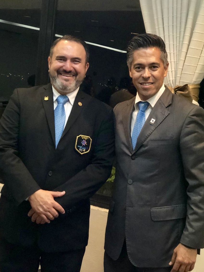 rafacids's tweet photo. Anoche tomé protesta como Presidente de la Comisión de Imagen Pública del Club Rotario Oaxaca, gracias por la distinción y sé que junto a mis hermanos Rotarios, alcanzaremos el objetivo trazado para el periodo 2019-2020.
#Rotary
#Oaxaca
#ConectandoElMundo https://t.co/jW60tkyGJY