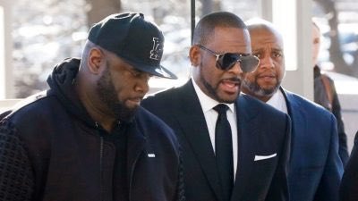 Stardomrestock's tweet photo. R Kelly Goes Missing!? https://t.co/NnUVCgkVO6