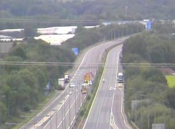 HighwaysYORKS's tweet photo. ***UPDATE***
#M606 J3 #Staygate to J1 #ChainBar #M62 J26.
The #Recovery agent has got the LGV out of the central reservation.
Updates to follow. https://t.co/mfB3EOQv5m