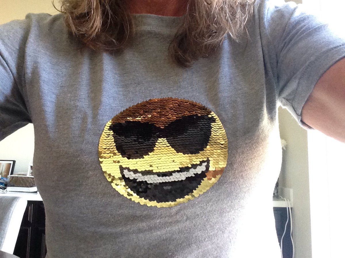 cat_edition's tweet photo. #RandomTshirt #HoHoHo #FridayFunny 😎 https://t.co/GaRNTDX0cH