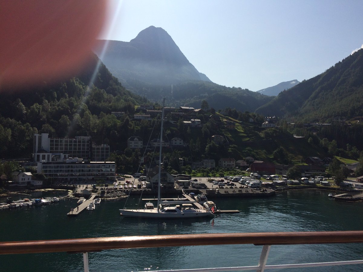 Great day in Geiranger with Magellan with the best weather
