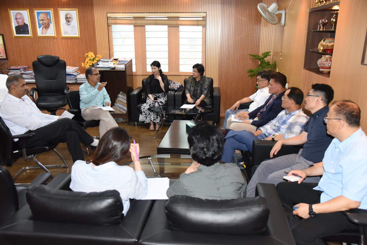 RIEBhopal's tweet image. Meeting of #NCERT - #KRIVET Workshop on #Finalization of #Beauty and #Wellness #Curriculum and #Development of Core Curriculum for #Mechatronics.
@RIEBhopal @riebbsr @RIEMYSURU @nerie_ncert @rieajmer01