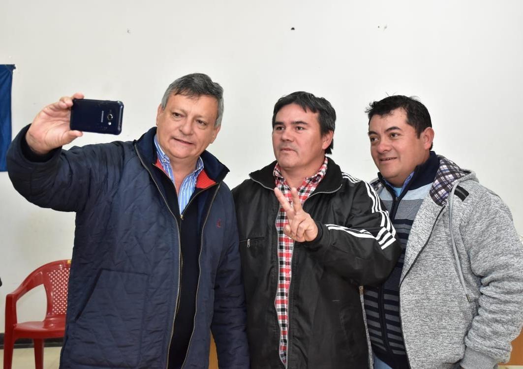 En la sede del <a href="/intaargentina/">INTA</a> de #PampaDelInfierno mantuve un encuentro con representantes de la Cámara de Comercio y entidades productivas, repasamos lo hecho con el sector a la fecha, la situación vigente y como seguir trabajando en la zona. 🙌🏭
#EconomíaChaco #ChacoAvanza