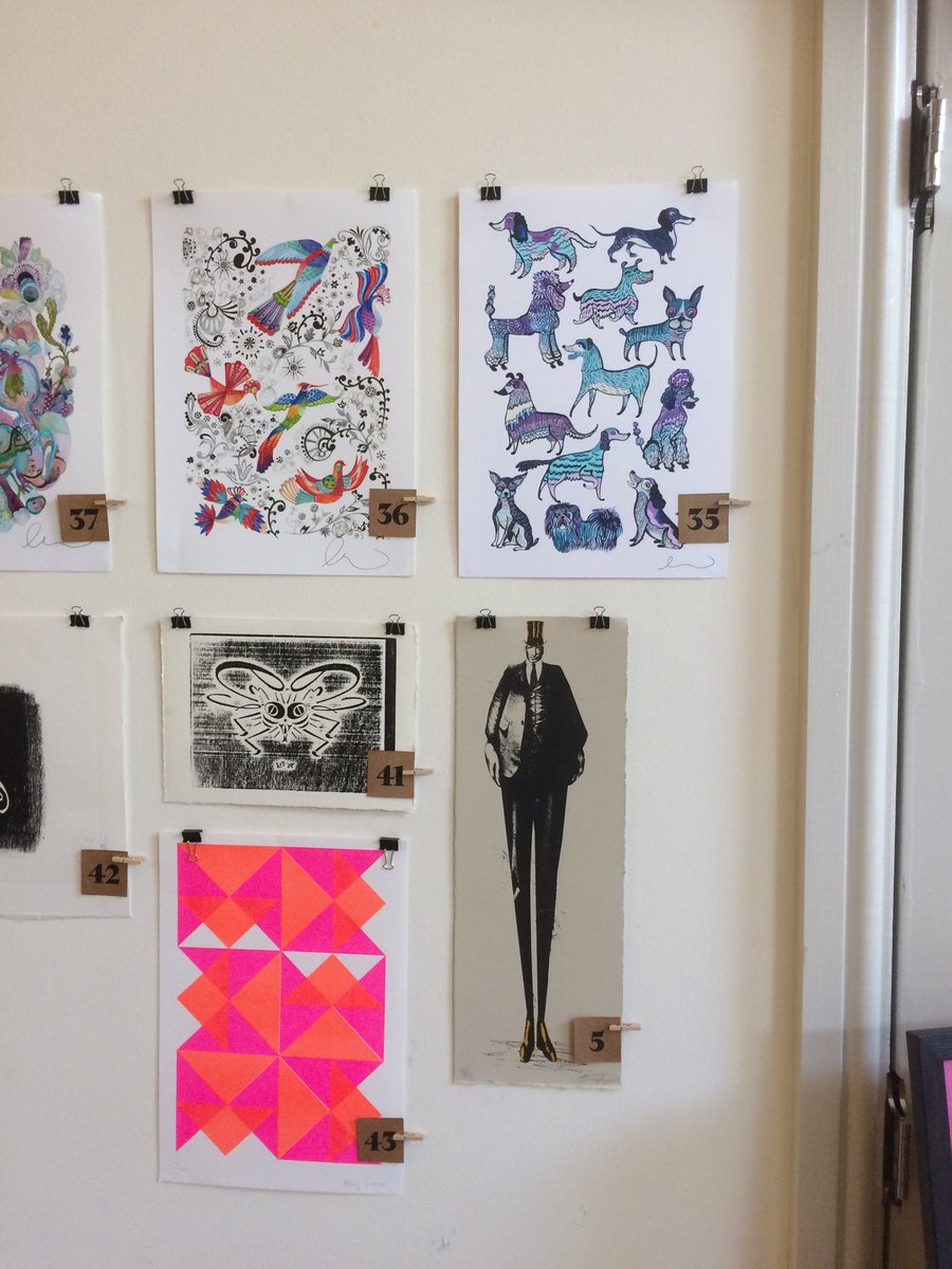 Fancy picking up a cool piece of original art AND helping to raise funds ⁦<a href="/DerianHouse/">Derian House Children's Hospice</a>⁩? Then pop down to @thelaurelsatcharnock just on the A49 near Chorley and bag a bargain!