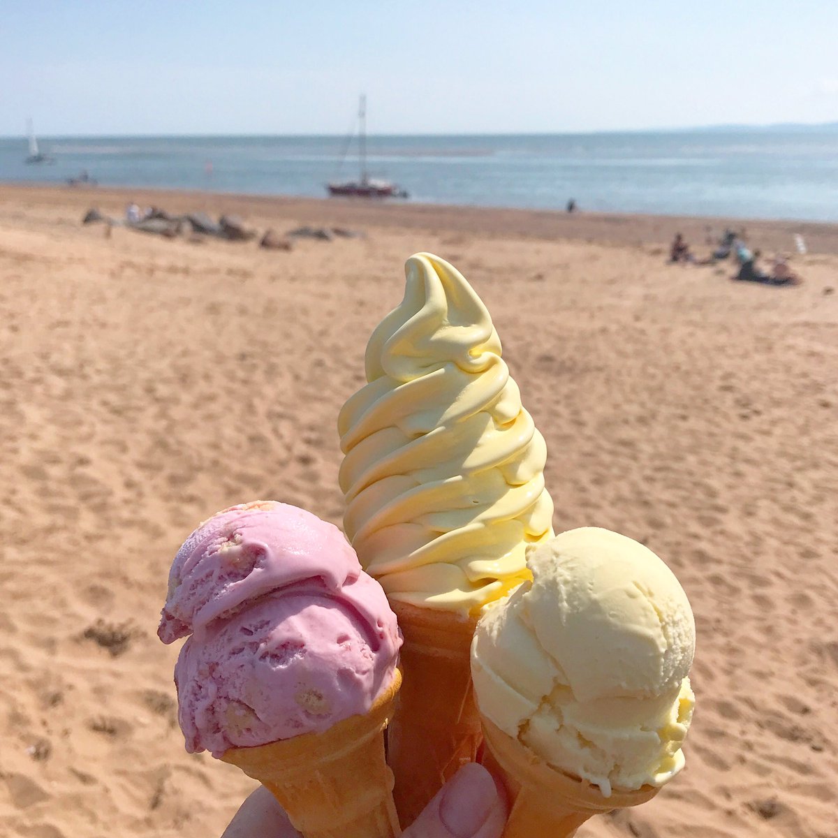 Quick stack em up, you can only eat this much ice cream when the sun is shining when social norms say there’s no limit 💁🏻‍♀️
In case you haven’t got to the #beach yet you might want to hit the road now. Rain comin soon...... 😑

#icecream #devon