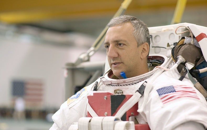 Ivanti_Tom's tweet photo. "When I was going to do the first tweet from space, I took Neil’s advice—I didn’t plan it. That was probably a mistake because when the time came I didn’t know what to say, and basically my tweet ended up getting made fun of on Saturday Night Live." 

https://t.co/3JqMNN5P9x https://t.co/3jyA7F1NH0