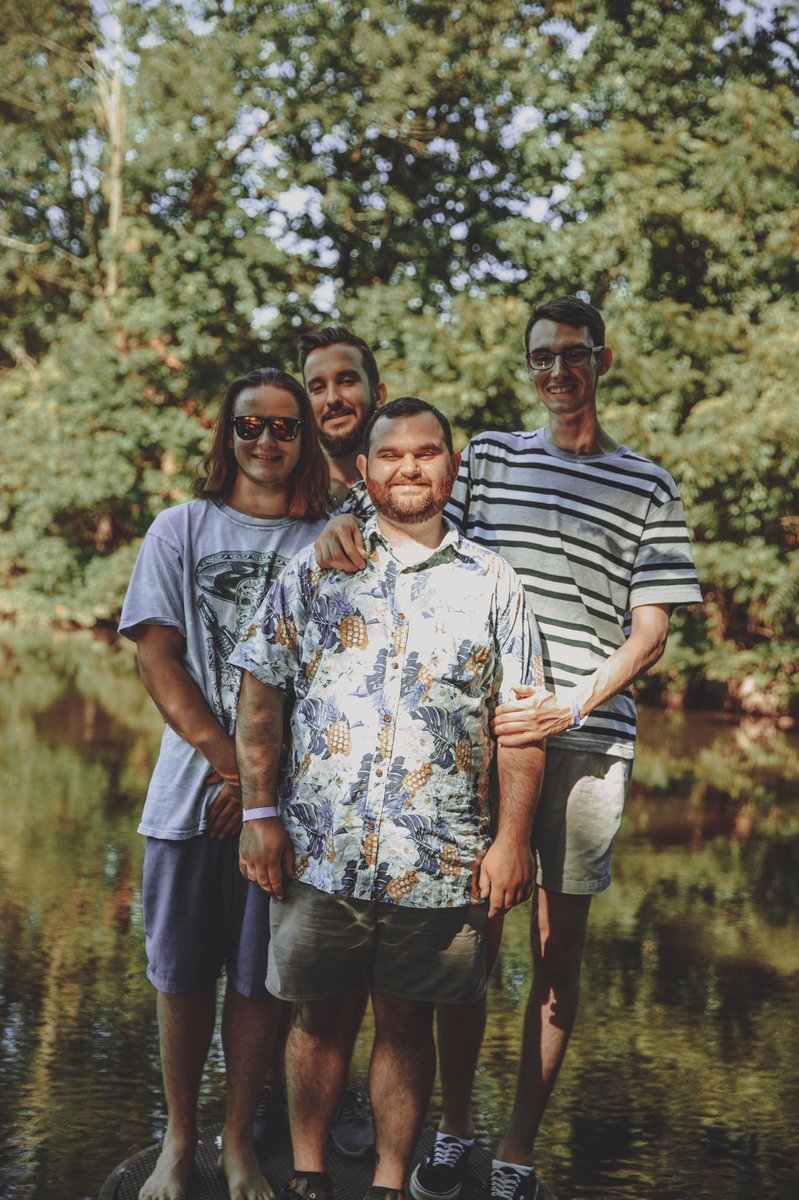 HalogensNJ's tweet image. Halogens / @KeepFlyingBand / @withthepunches weekend starts TONIGHT on Long Island with @SouthShoreFest,
2 stage festival with free bowling ft.  @Handxguns @SORENBANDLI @soundsscenarios + more. Asbury Park, NJ tomorrow! 🥳🕺🏻🎳

Photo: @ShannonCarr__ 
Poster: @chrisappap