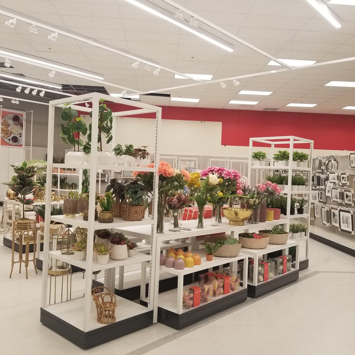 JudithT2468's tweet photo. I am in 💕 with the changes #T2468Remodel team has been making.  Look how Chic and mesmerizing this is. Can't wait for it to be completed. #transformation #teamwork https://t.co/LBJ1fnitLZ