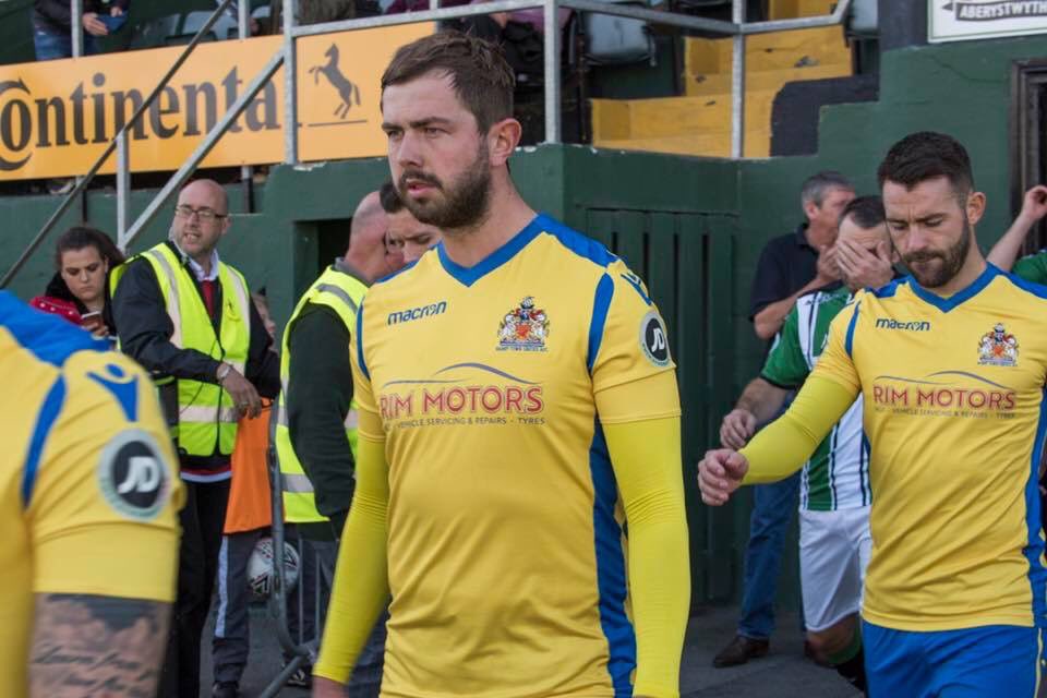 BarryTownUnited's tweet photo. Defender Lewis Cosslett has joined Cymru South’s Pontypridd Town on loan. 

Best of luck @LewisCosslett 💛💙

More here👇🏻
https://t.co/MQljlehjg7 https://t.co/rnp6YXeJWy