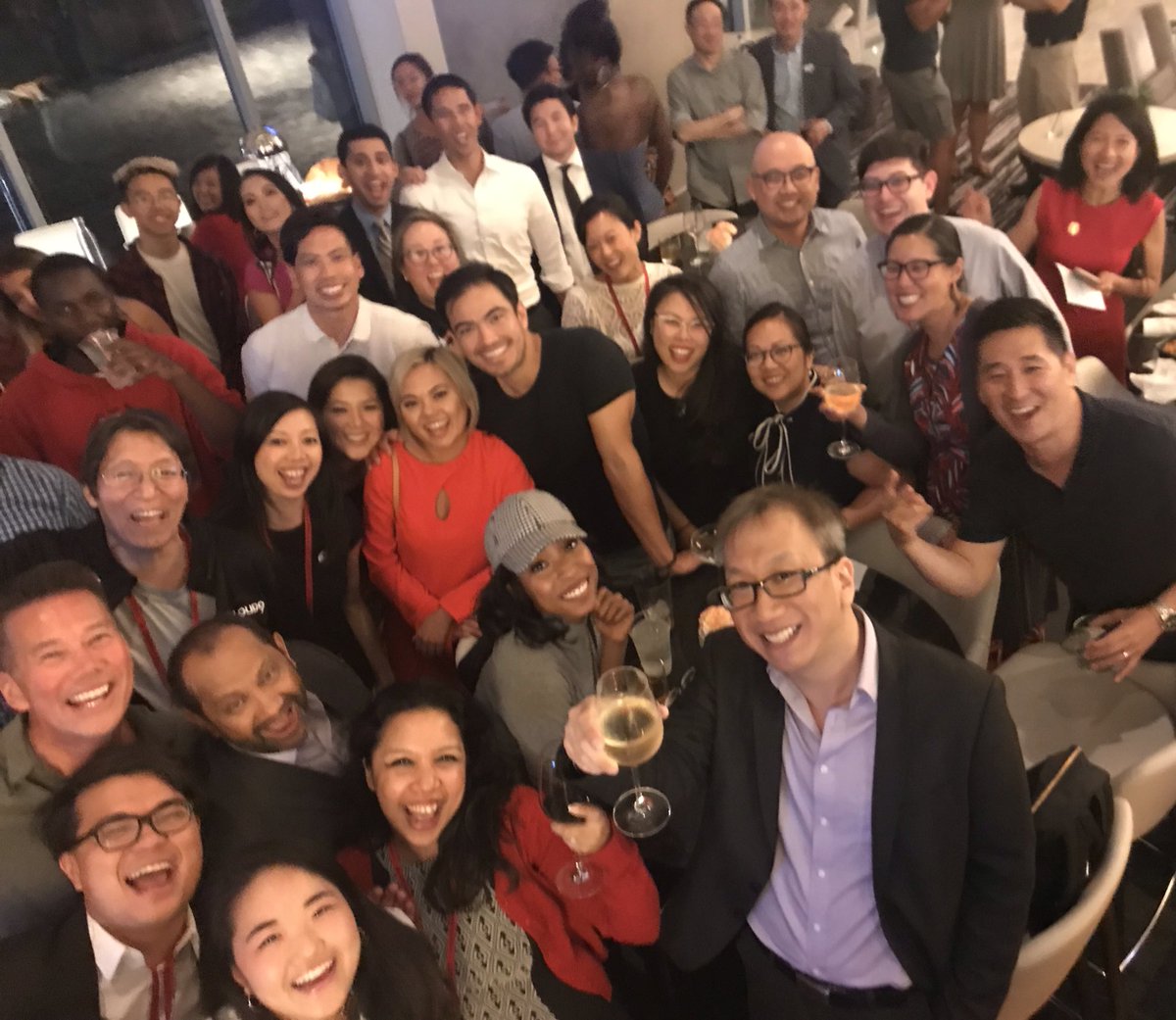 abc7davidono's tweet photo. Journalists standing together and unified. Thank you #abcotvs for helping us amplify our voices at #AAJA19 @ABC7 @aaja @ABC @nydia_han @DionLimTV @CeFaanKim @georgekiriyama @EricHorngABC7 @AAJAla https://t.co/LK3QWgTefc