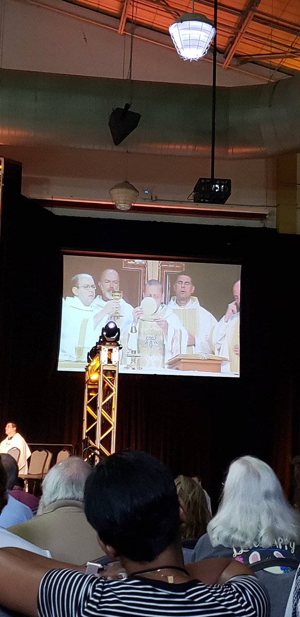 MnMonster11's tweet image. @DIOCESEofCLE own Josh doing cool deacon things at the #voiceandvision Conference! #nationaldialogue