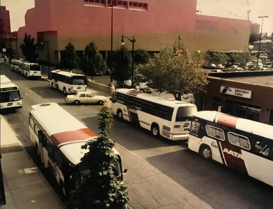 RTAmichigan's tweet photo. #TBT To when TheRide was just getting started!  Can anyone guess what area this is?

📸 @CatchTheRide

#TheRide #TakeAGuess #ExploreMichigan #MichiganTransit #SoutheastMichiganTransit #SoutheastTransit #Throwback #RTA https://t.co/zMBOHib65B