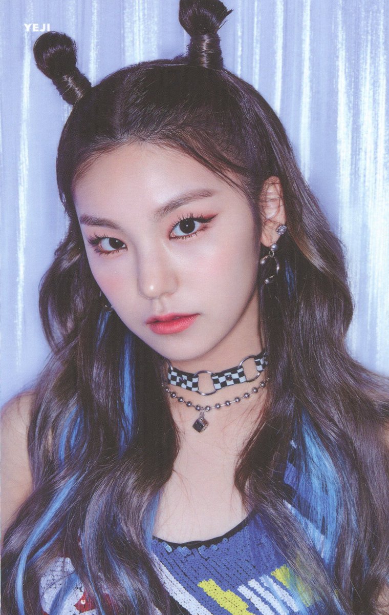 Hwang Yeji the true visual throughout the eras (so far) allkpop Forums