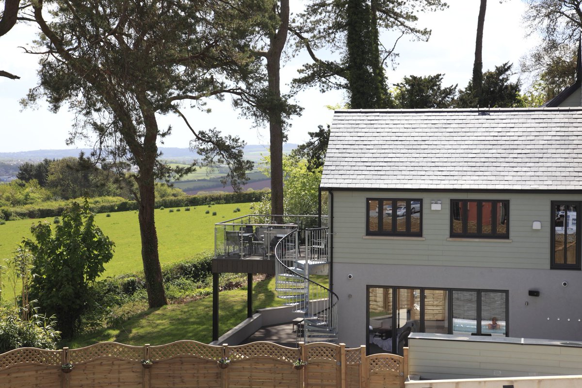 Happy Friday! What’s on your weekend agenda?

- Afternoon Tea? 🍰
- Sunday Carvery? 🤤
- A relaxing spa treatment? 💅

Both locals and resident guests welcome. Head to the reception or call 03301 274300 to book ✅