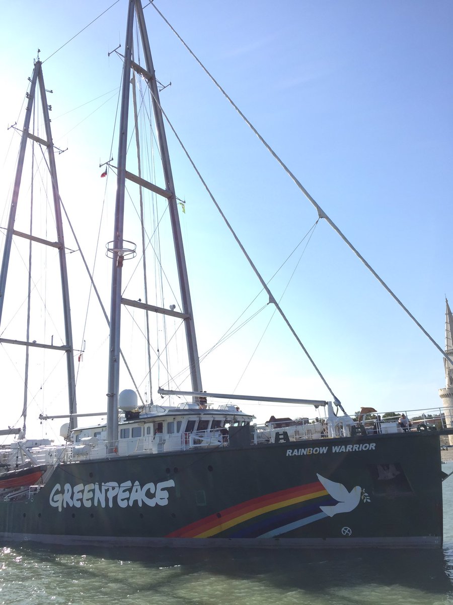 FabAngotti's tweet image. Arrivée du #RainbowWarrior dans le port de La Rochelle. #Generation80s