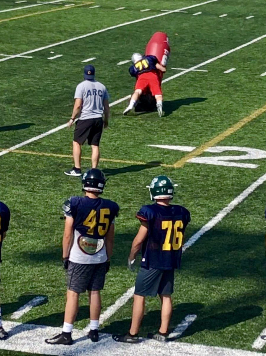 Day 3/3 Queen’s Elite Football Camp! Amazing three days! Great job Max! #queensfootball #linebacker #nextlevel #hardworkanddedication #elite @55Spartans @Queens_Football @ncsa @guelph_gryphons @westernuFB @FootballCanada  @LP_Football @LaurierFootball