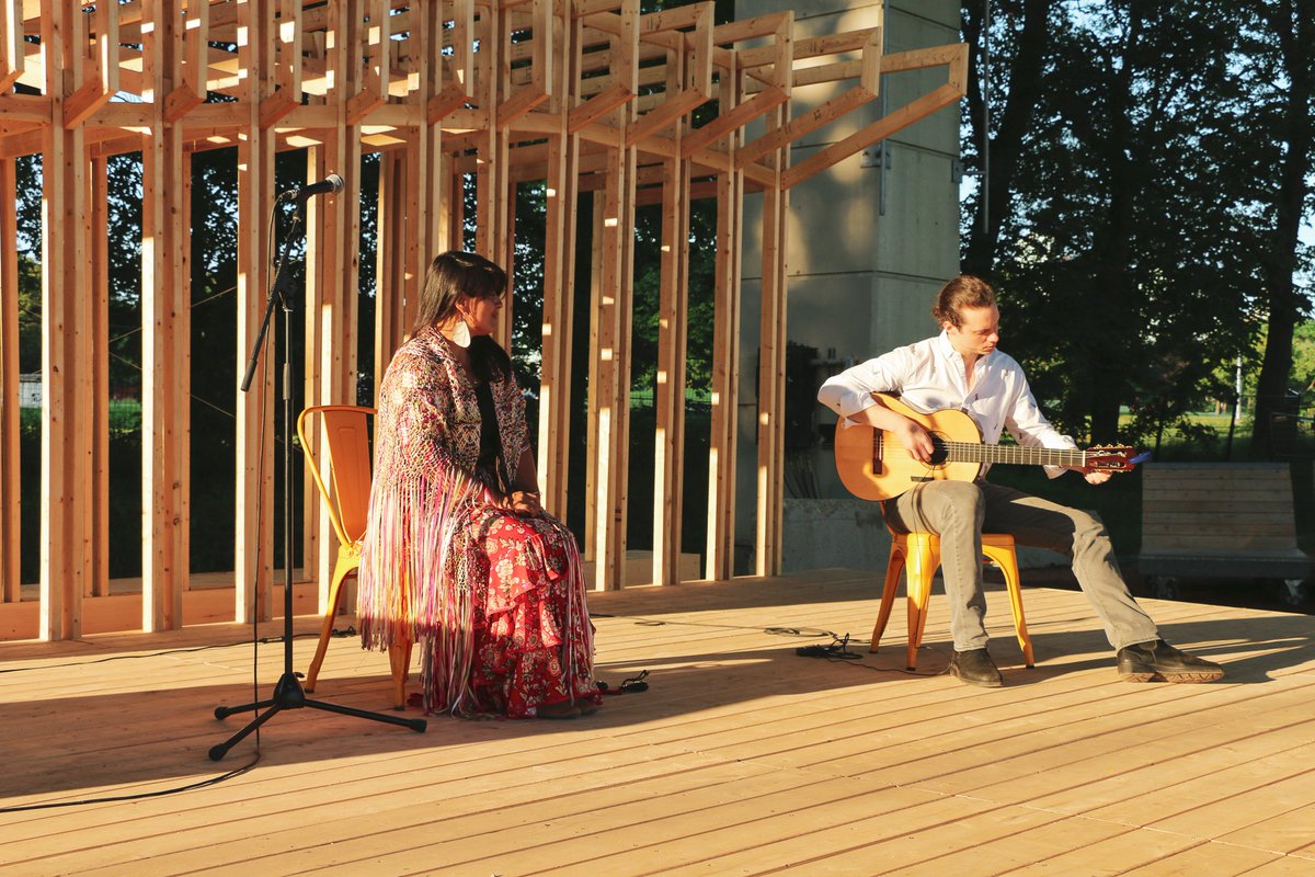 thebentway's tweet photo. @TheDepanneur @PimentonTO @JoseArato Guests also enjoyed a wonderful performance from Shirlita La Pili and Justin Brown πΆ
#CommunalTable with @TheDepanneur https://t.co/J3tLp3dMy0