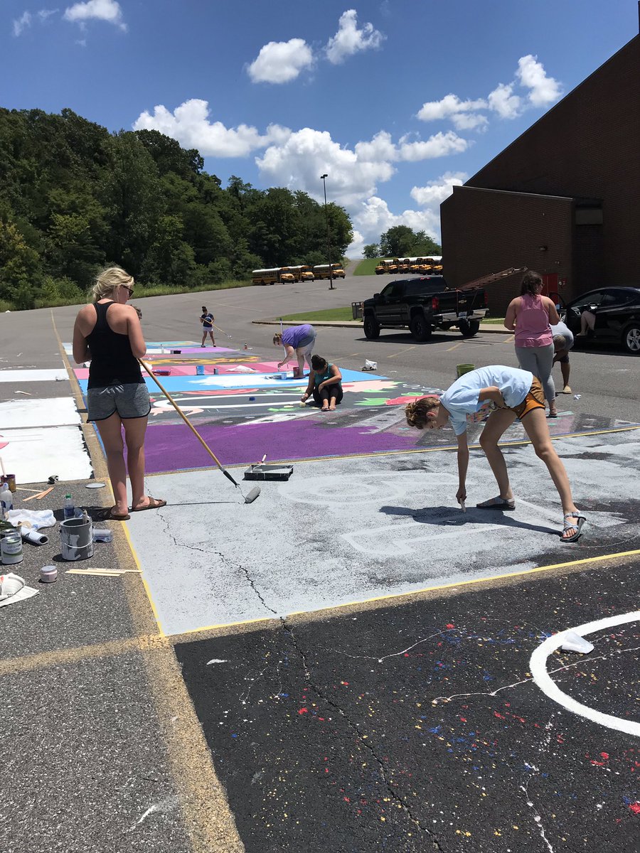 LCHSCards's tweet image. LCHS 2019 paint &amp;amp; park! #Liveitup