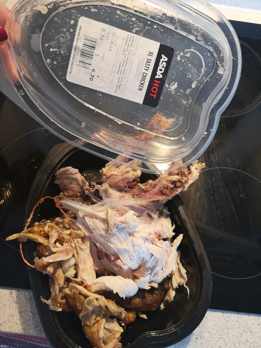 ElenaDr36's tweet photo. @AsdaServiceTeam @asda  this is the chicken I bought 2 hrs ago to eat for dinner with my husband. Well done #asda Bedminster. I hope we don't end up in hospital... https://t.co/JHgXK6vCMe