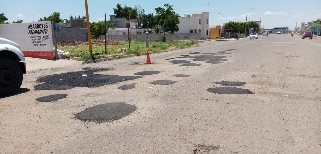 HAytoCajeme's tweet photo. ¡Estamos Trabajando!
Continuando con la rehabilitación de las vialidades de nuestro Municipio, la Dirección de Vialidad Urbana y Drenaje Pluvial ejecuta de manera constante el Programa Emergente de bacheo en todos los sectores Cajeme.
#VamosTodosporCajeme https://t.co/IVqvunAWzs