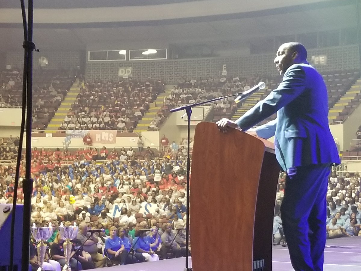 Superintendent Chresal Threadgill challenged our teachers to work as a team, to commit to telling our own  story and "to let the world know we are creating greatness." #LearningLeading