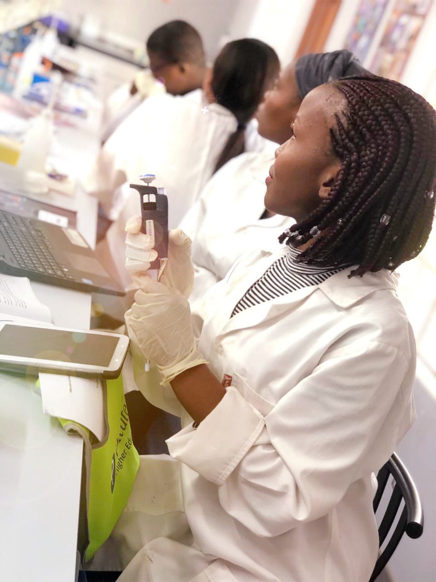 The_Sweeeetest's tweet photo. @Sibu_MpanzaSA @DellEMCZA Im busy studying my bsc in biomedicine. . it is expected us to do lab reports, assignments, research, presentations, data capturing and its very difficult for me coz i dnt have a laptop! I lv its lightweight design, i can carry it anywhere n its average battery life๐#xpsfactor https://t.co/EE0f2h1pZk
